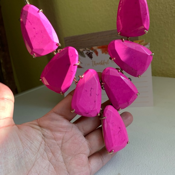 Kendra Scott Harlow statement necklace magenta neon pink rare barbie - Picture 3 of 11